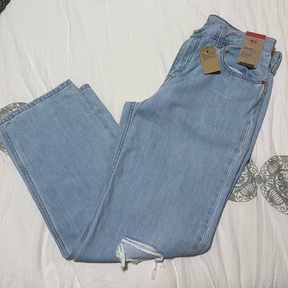 Levi’s Lo Pro Straight Leg Jeans - Picture 7 of 7